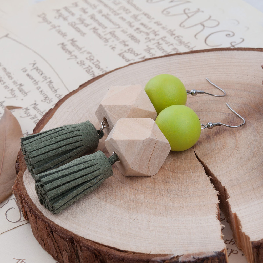 8SEASONS-New-Woman-Fashion-Drop-Earrings-Square-amp-Round-Wood-Beads-Dark-Green-Suede-Velvet-Tassel--32715470170