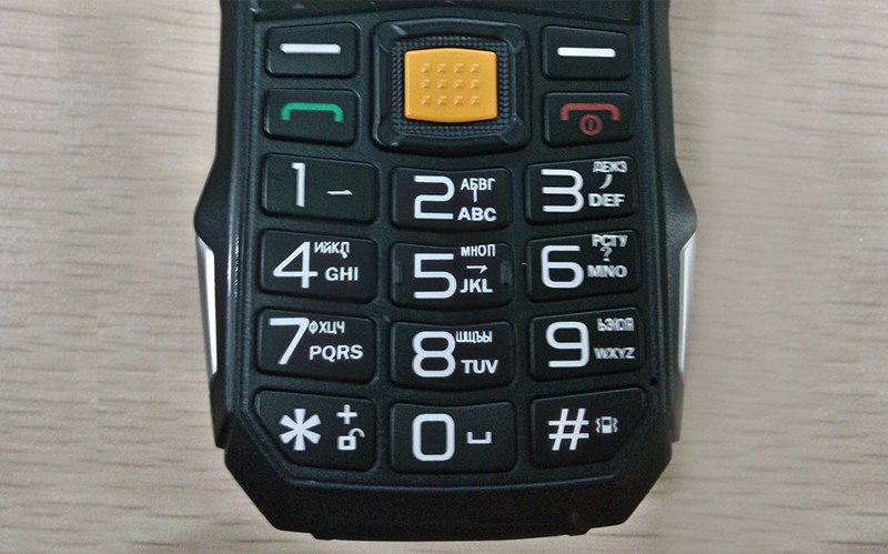 DBEIF-D2016-Dual-flashlight-FM-13800mAh-mp3mp4-power-bank-antenna-Analog-TV-Rugged-mobile-phone-cell-32705986138