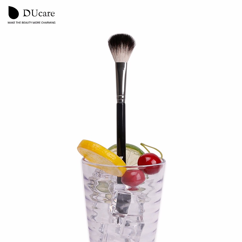 DUcare-Large-Diffuser-Brush-with-Soft-Natural-Bristles-Makeup-Brush-Pen-Blending-Uniform-Blusher-Duo-32675544387
