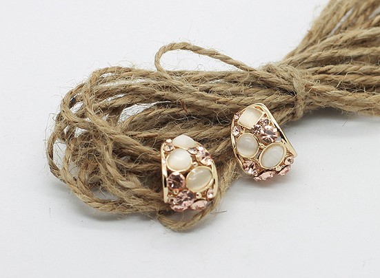 ED003-Hot-Sale-2015-Fashion-Stud-Earrings-Ks-Style-New-Hollow-Out-Earrings-for-Women-brincos-High-Qu-1431192501