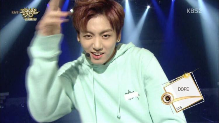 Kpop-Bangtan-Boys-Hooded-Hoodies-Jungkook-Sweatshirts-Cute-Pullovers-Unisex-Sweatshirt-Woman-Hoodie-32506243005