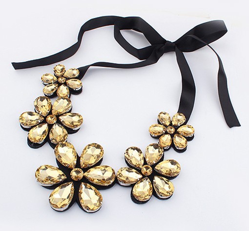 hlkt-wholesale-luxury-fashion-short-statement-necklace-and-pendant-resin-color-fashionable-woman--ne-32253524937